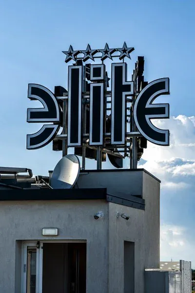 Elite — l’insegna (3/5)