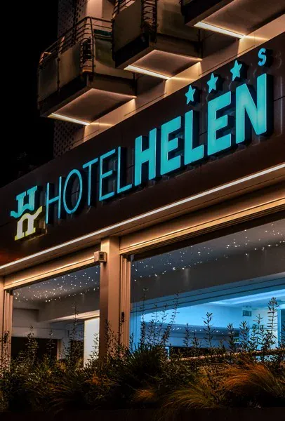 Hotel Helen — l’insegna di notte (1/6)