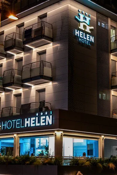 Hotel Helen — l’insegna di notte (3/6)