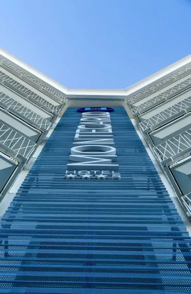 Hotel Montecarlo — il rivestimento (2/2)