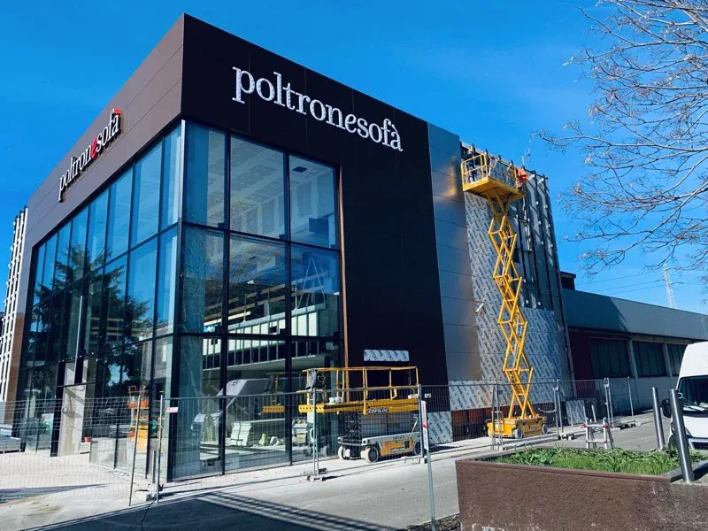 Poltronesofà — il cantiere