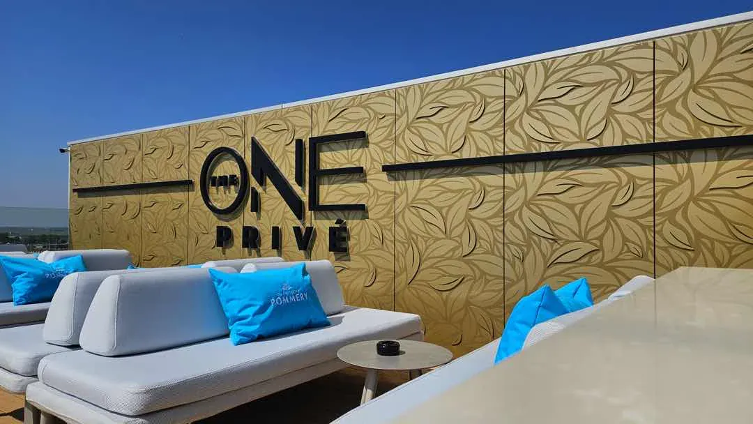 The One — il rivestimento di giorno (5/6)