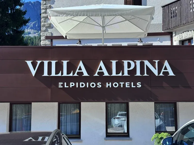 Villa Alpina — l’insegna realizzata (1/6)