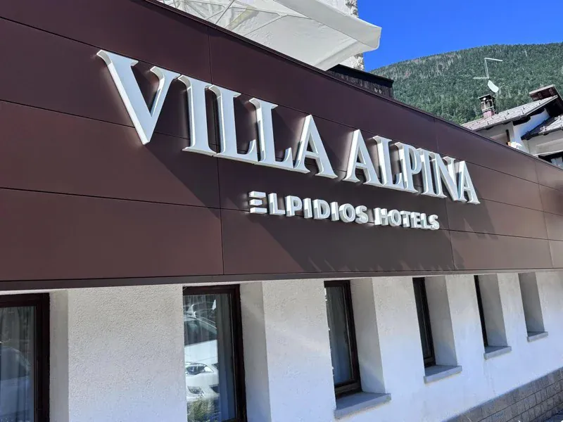 Villa Alpina — l’insegna realizzata (2/6)