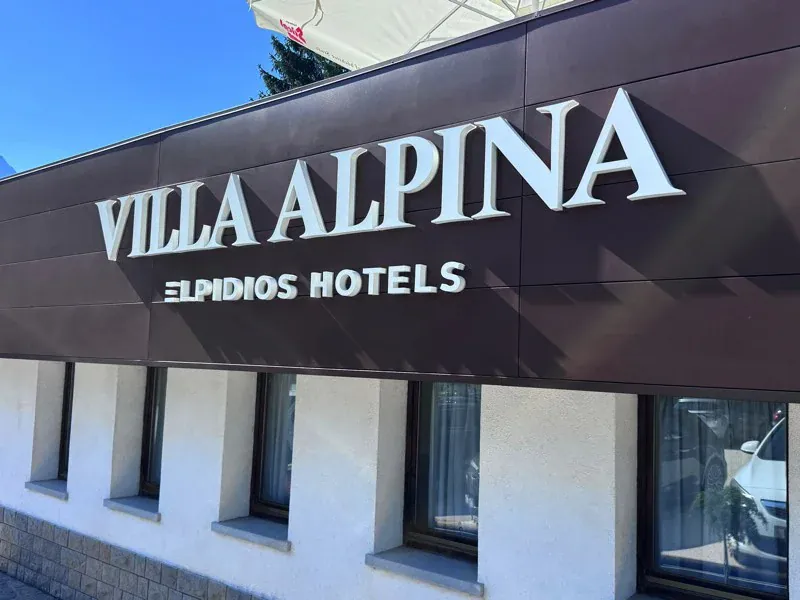 Villa Alpina — l’insegna realizzata (3/6)