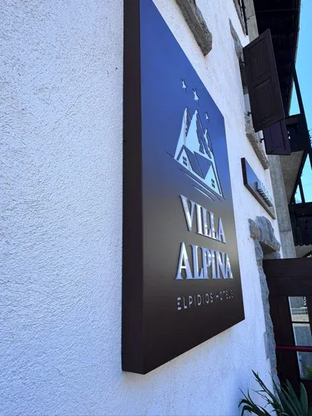 Villa Alpina — l’insegna realizzata (4/6)